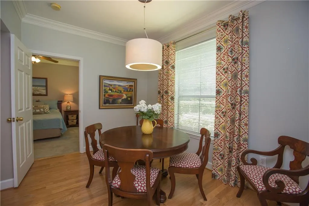 3777 Peachtree Road Ne Unit 1014, Brookhaven, Georgia 30319, 1 Bedroom Bedrooms, ,1 BathroomBathrooms,Residential,Sold,3777 Peachtree Road Ne Unit 1014,5889306