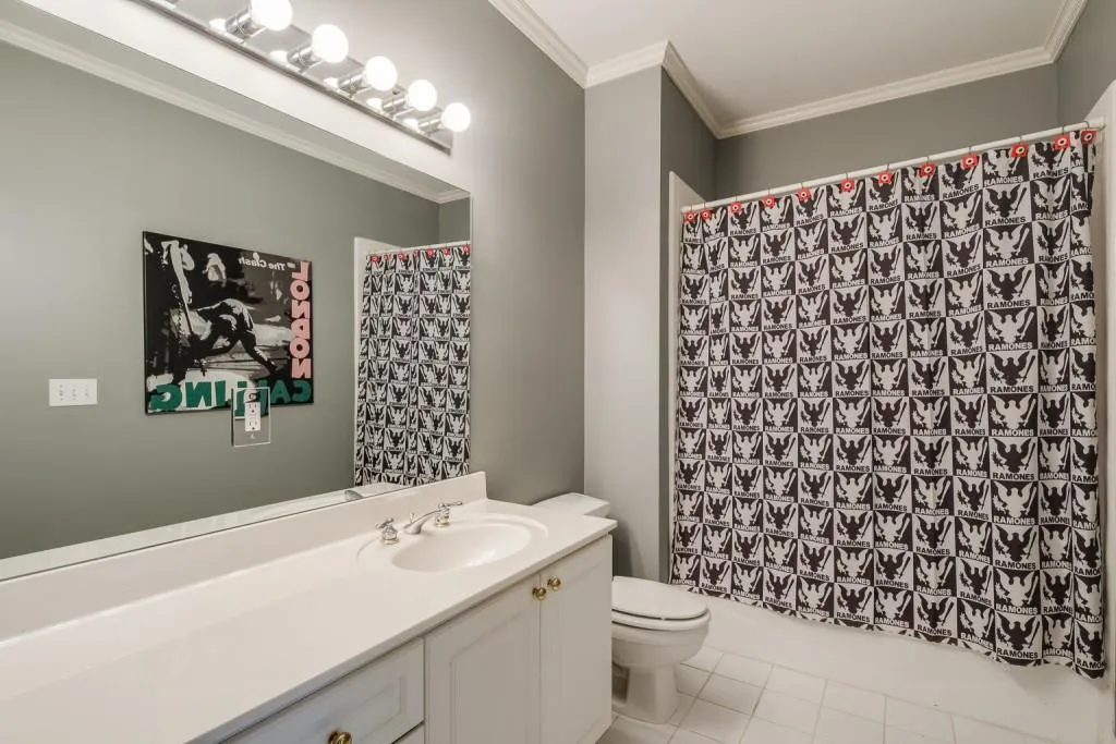 230 Spalding Springs Lane, Sandy Springs, Georgia 30350, 6 Bedrooms Bedrooms, ,5 BathroomsBathrooms,Residential,Sold,230 Spalding Springs Lane,6882811