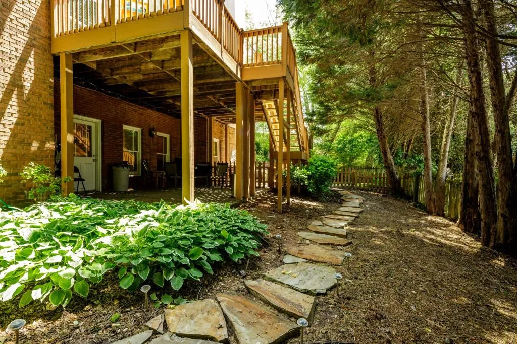 230 Spalding Springs Lane, Sandy Springs, Georgia 30350, 6 Bedrooms Bedrooms, ,5 BathroomsBathrooms,Residential,Sold,230 Spalding Springs Lane,6882811