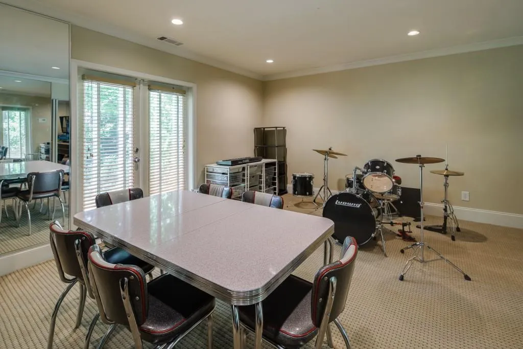 230 Spalding Springs Lane, Sandy Springs, Georgia 30350, 6 Bedrooms Bedrooms, ,5 BathroomsBathrooms,Residential,Sold,230 Spalding Springs Lane,6882811