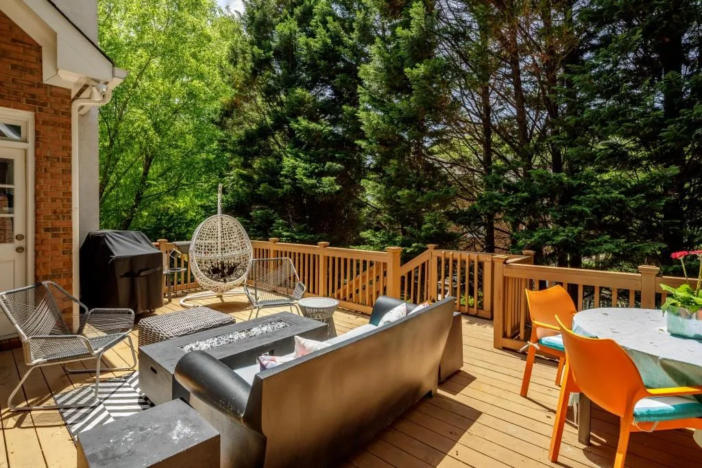 230 Spalding Springs Lane, Sandy Springs, Georgia 30350, 6 Bedrooms Bedrooms, ,5 BathroomsBathrooms,Residential,Sold,230 Spalding Springs Lane,6882811