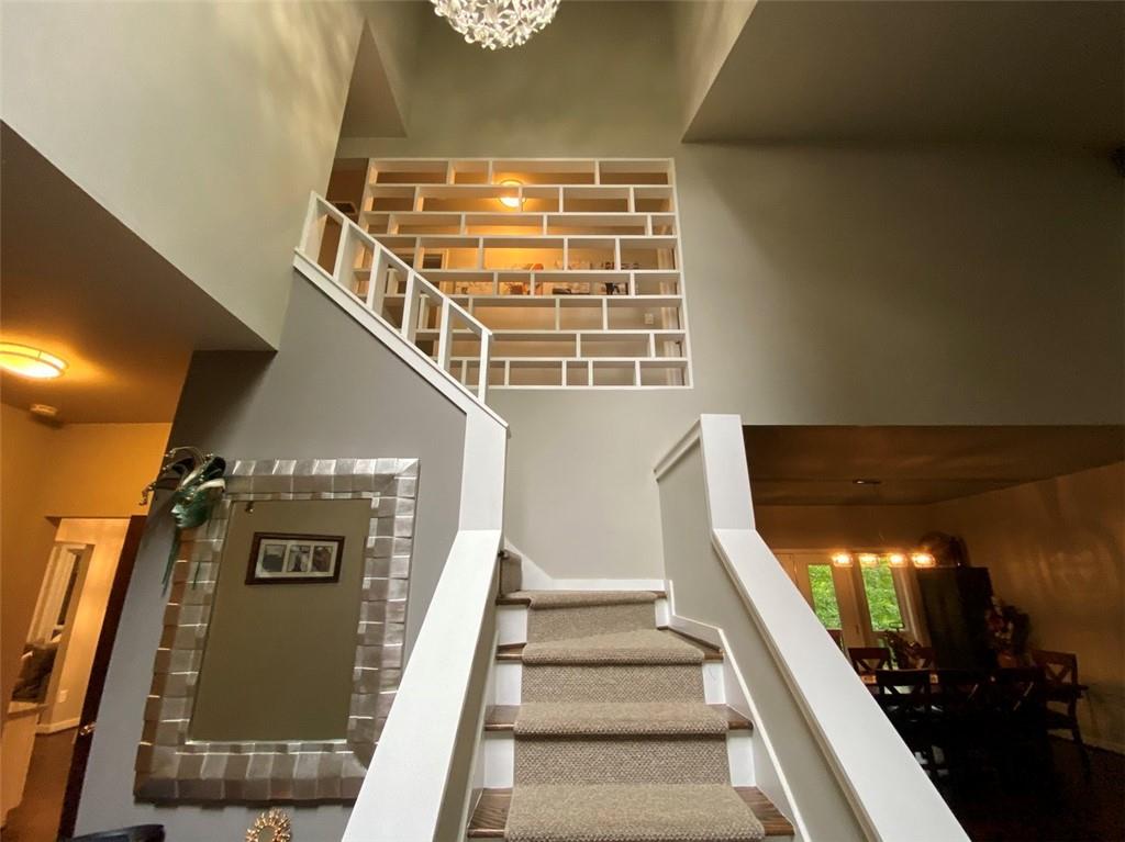 220 Wessex Court, Sandy Springs, Georgia 30328, 4 Bedrooms Bedrooms, ,2 BathroomsBathrooms,Residential,Sold,220 Wessex Court,7262761