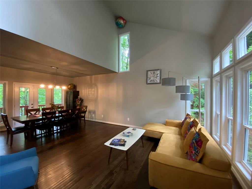 220 Wessex Court, Sandy Springs, Georgia 30328, 4 Bedrooms Bedrooms, ,2 BathroomsBathrooms,Residential,Sold,220 Wessex Court,7262761