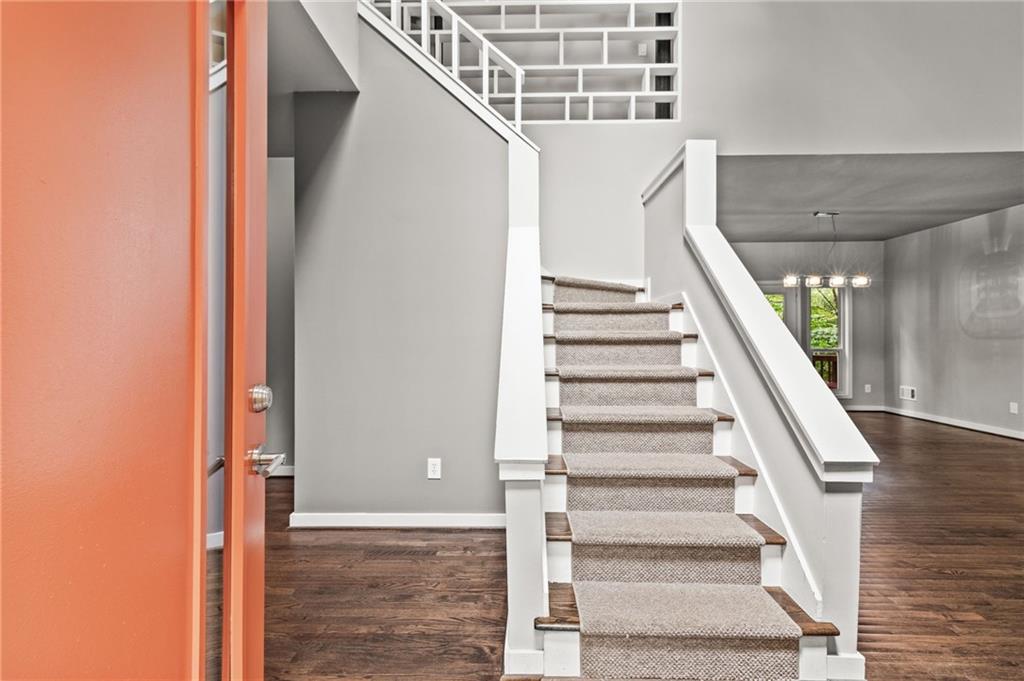 220 Wessex Court, Sandy Springs, Georgia 30328, 4 Bedrooms Bedrooms, ,2 BathroomsBathrooms,Residential,Sold,220 Wessex Court,7262761