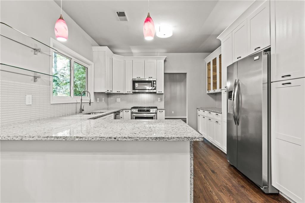 220 Wessex Court, Sandy Springs, Georgia 30328, 4 Bedrooms Bedrooms, ,2 BathroomsBathrooms,Residential,Sold,220 Wessex Court,7262761