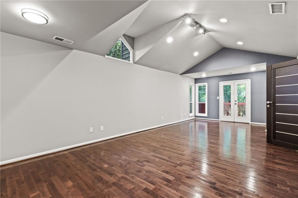 220 Wessex Court, Sandy Springs, Georgia 30328, 4 Bedrooms Bedrooms, ,2 BathroomsBathrooms,Residential,Sold,220 Wessex Court,7262761