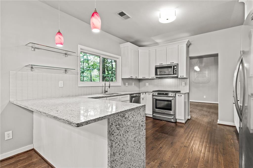 220 Wessex Court, Sandy Springs, Georgia 30328, 4 Bedrooms Bedrooms, ,2 BathroomsBathrooms,Residential,Sold,220 Wessex Court,7262761