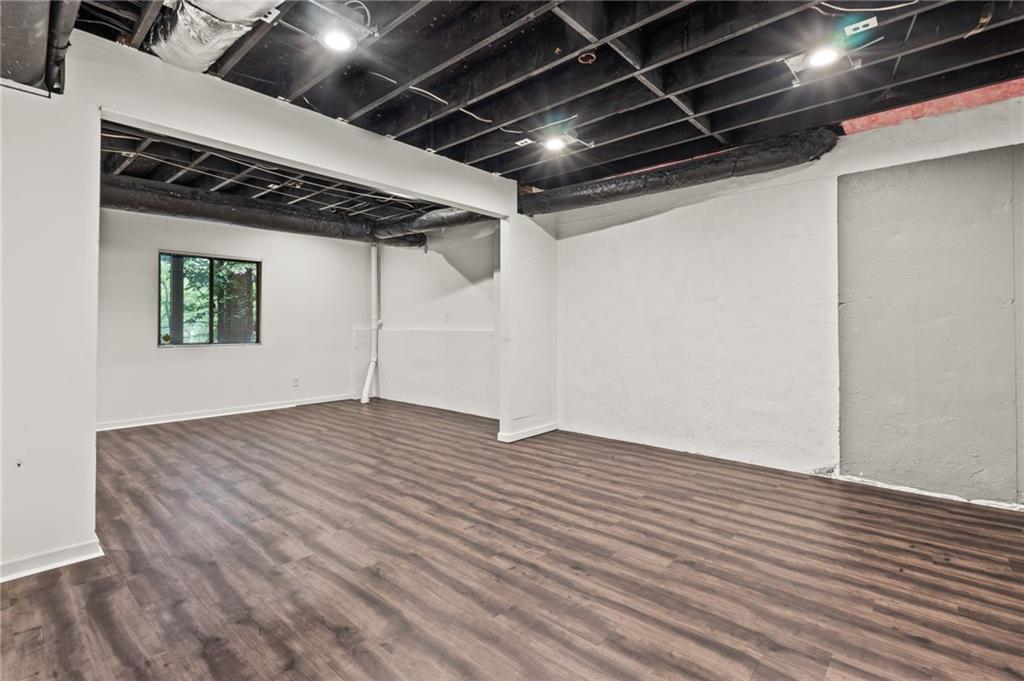 220 Wessex Court, Sandy Springs, Georgia 30328, 4 Bedrooms Bedrooms, ,2 BathroomsBathrooms,Residential,Sold,220 Wessex Court,7262761