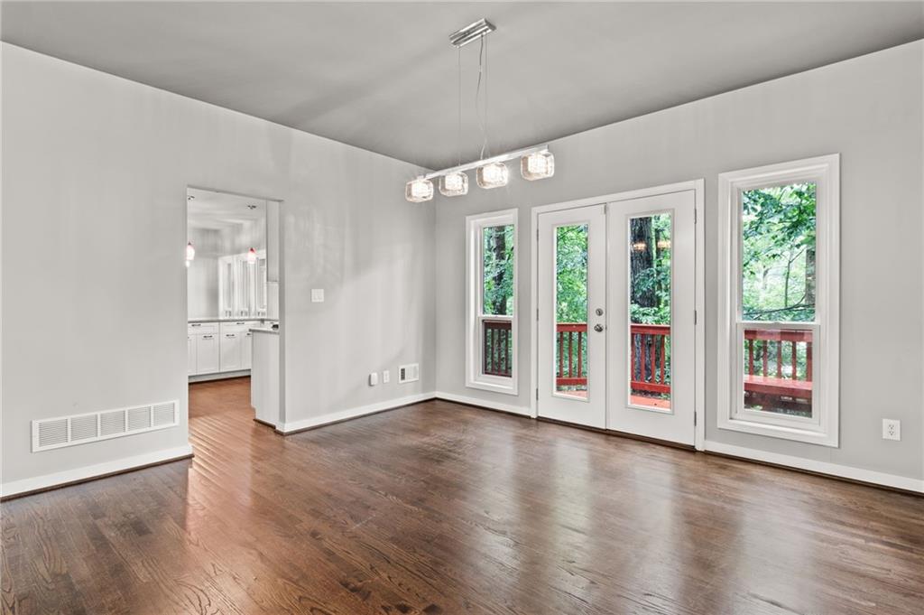 220 Wessex Court, Sandy Springs, Georgia 30328, 4 Bedrooms Bedrooms, ,2 BathroomsBathrooms,Residential,Sold,220 Wessex Court,7262761