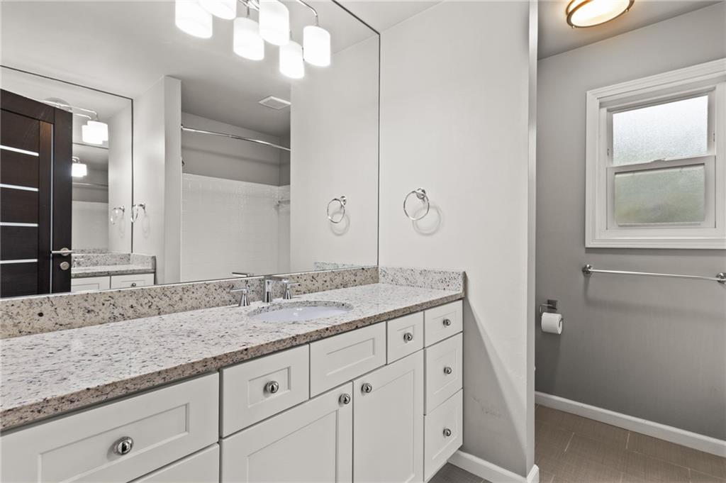 220 Wessex Court, Sandy Springs, Georgia 30328, 4 Bedrooms Bedrooms, ,2 BathroomsBathrooms,Residential,Sold,220 Wessex Court,7262761