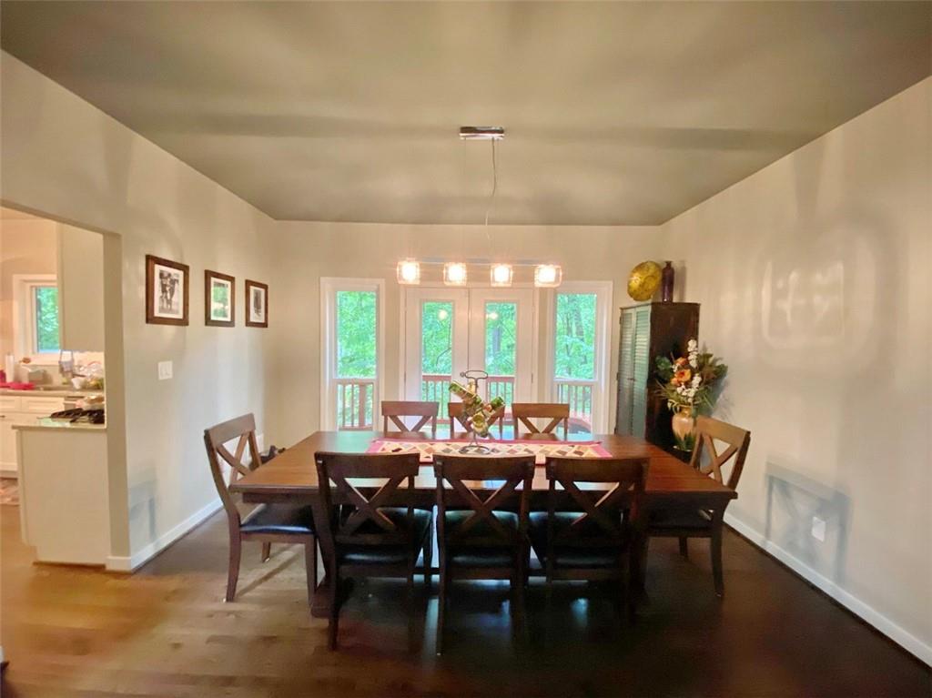 220 Wessex Court, Sandy Springs, Georgia 30328, 4 Bedrooms Bedrooms, ,2 BathroomsBathrooms,Residential,Sold,220 Wessex Court,7262761