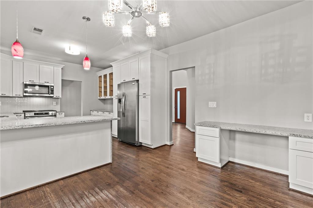 220 Wessex Court, Sandy Springs, Georgia 30328, 4 Bedrooms Bedrooms, ,2 BathroomsBathrooms,Residential,Sold,220 Wessex Court,7262761