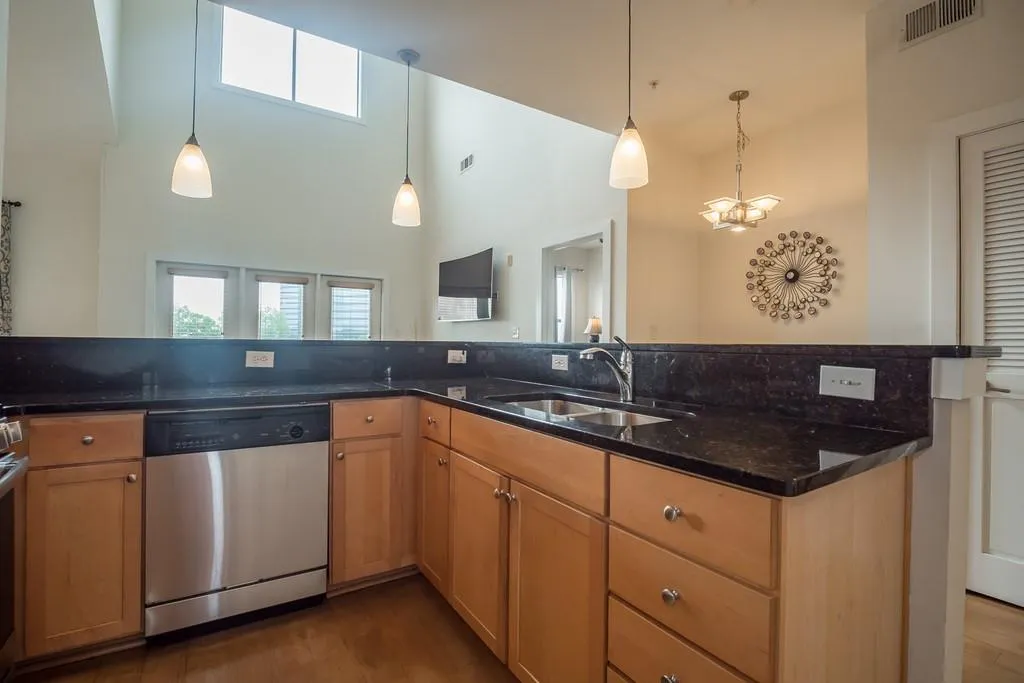 799 Hammond Drive Unit 421, Atlanta, Georgia 30328, 2 Bedrooms Bedrooms, ,2 BathroomsBathrooms,Residential,Sold,799 Hammond Drive Unit 421,6736234