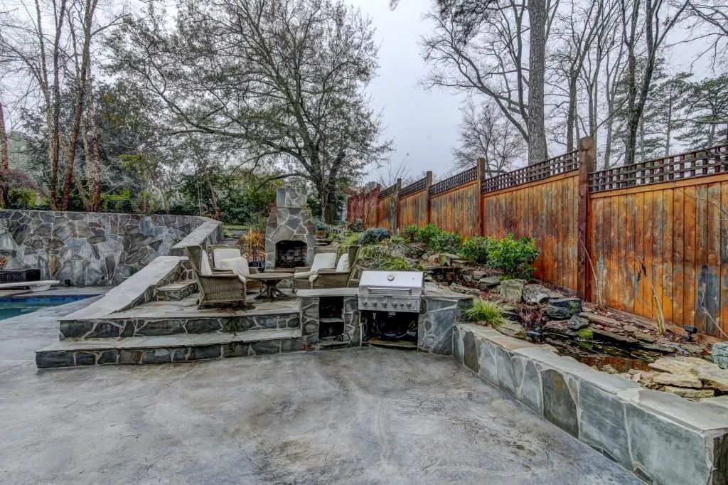6440 Vernon Woods Drive, Atlanta, Georgia 30328, 3 Bedrooms Bedrooms, ,2 BathroomsBathrooms,Residential,Sold,6440 Vernon Woods Drive,5943736