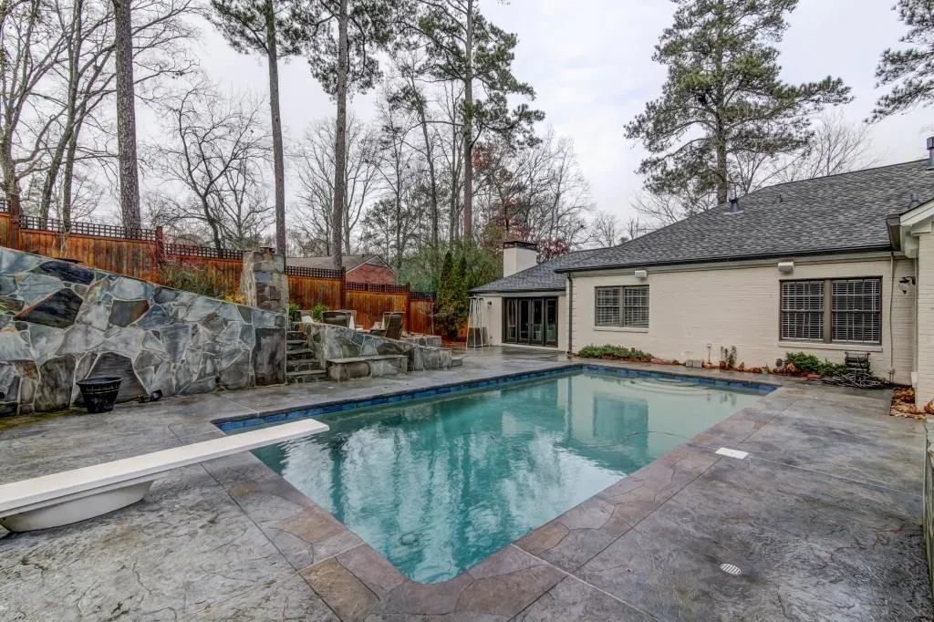 6440 Vernon Woods Drive, Atlanta, Georgia 30328, 3 Bedrooms Bedrooms, ,2 BathroomsBathrooms,Residential,Sold,6440 Vernon Woods Drive,5943736