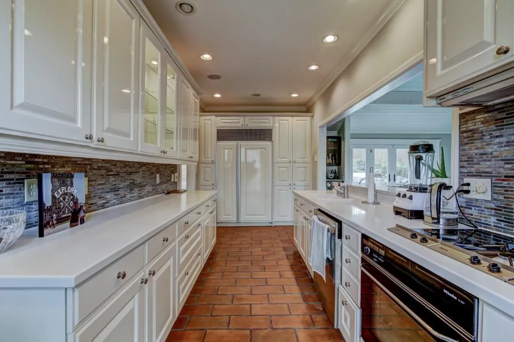 6440 Vernon Woods Drive, Atlanta, Georgia 30328, 3 Bedrooms Bedrooms, ,2 BathroomsBathrooms,Residential,Sold,6440 Vernon Woods Drive,5943736