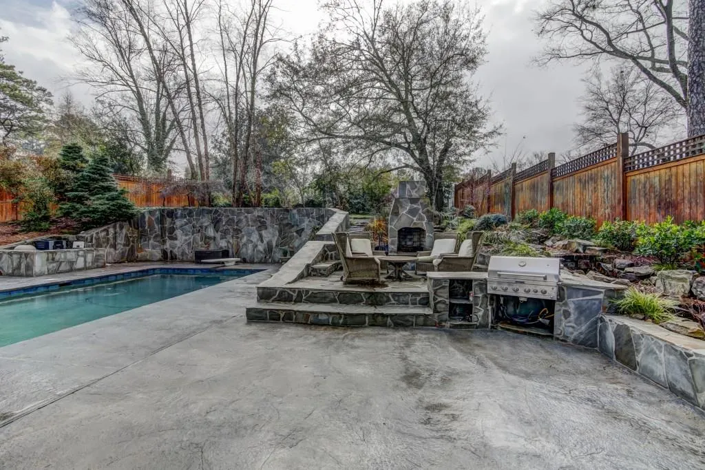 6440 Vernon Woods Drive, Atlanta, Georgia 30328, 3 Bedrooms Bedrooms, ,2 BathroomsBathrooms,Residential,Sold,6440 Vernon Woods Drive,5943736