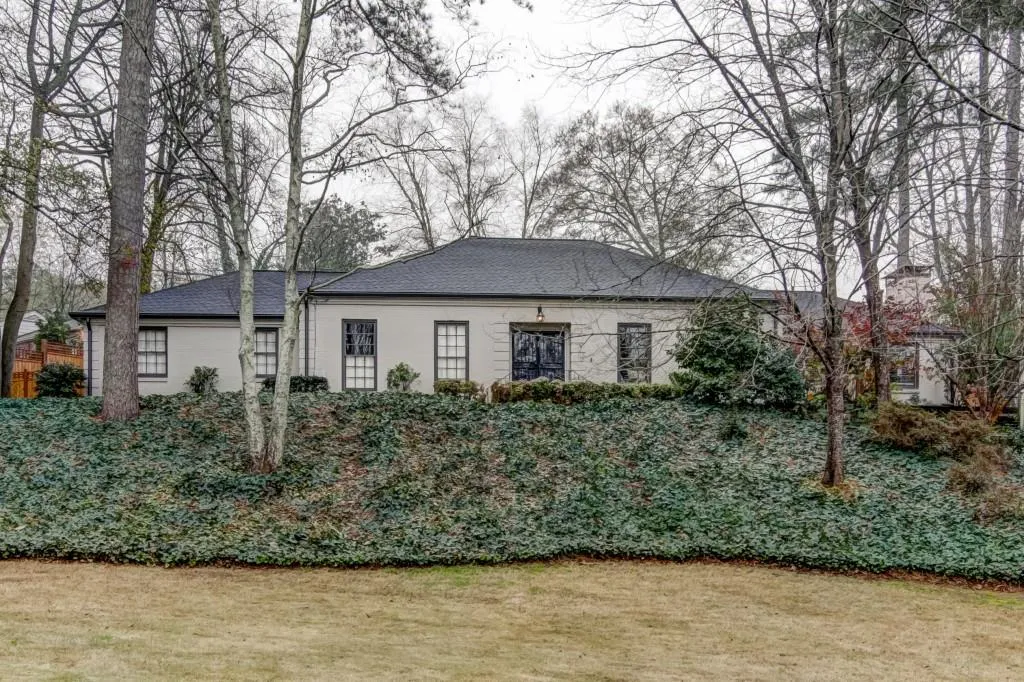 6440 Vernon Woods Drive, Atlanta, Georgia 30328, 3 Bedrooms Bedrooms, ,2 BathroomsBathrooms,Residential,Sold,6440 Vernon Woods Drive,5943736