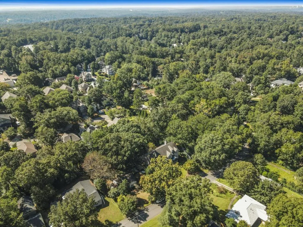 105 Hardeman Road, Sandy Springs, Georgia 30342, 2 Bedrooms Bedrooms, ,2 BathroomsBathrooms,Residential,Sold,105 Hardeman Road,6950656