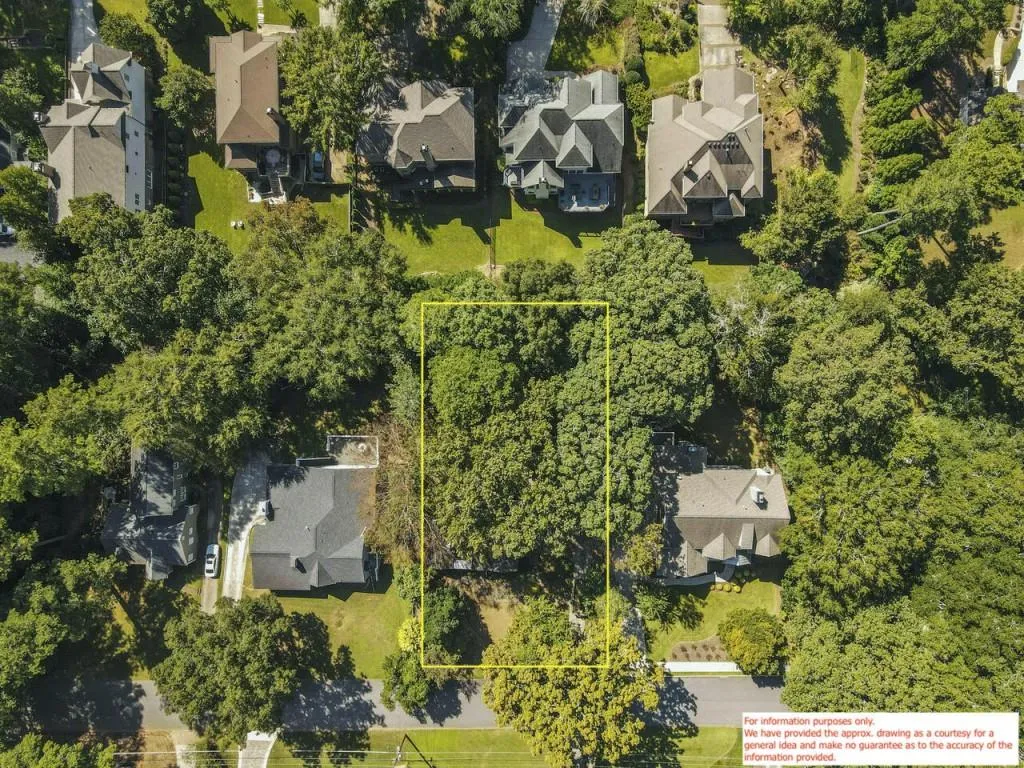 105 Hardeman Road, Sandy Springs, Georgia 30342, 2 Bedrooms Bedrooms, ,2 BathroomsBathrooms,Residential,Sold,105 Hardeman Road,6950656