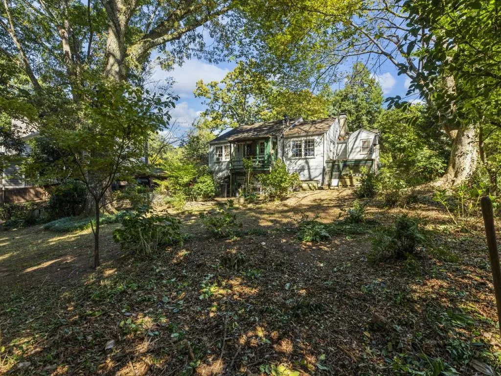 105 Hardeman Road, Sandy Springs, Georgia 30342, 2 Bedrooms Bedrooms, ,2 BathroomsBathrooms,Residential,Sold,105 Hardeman Road,6950656