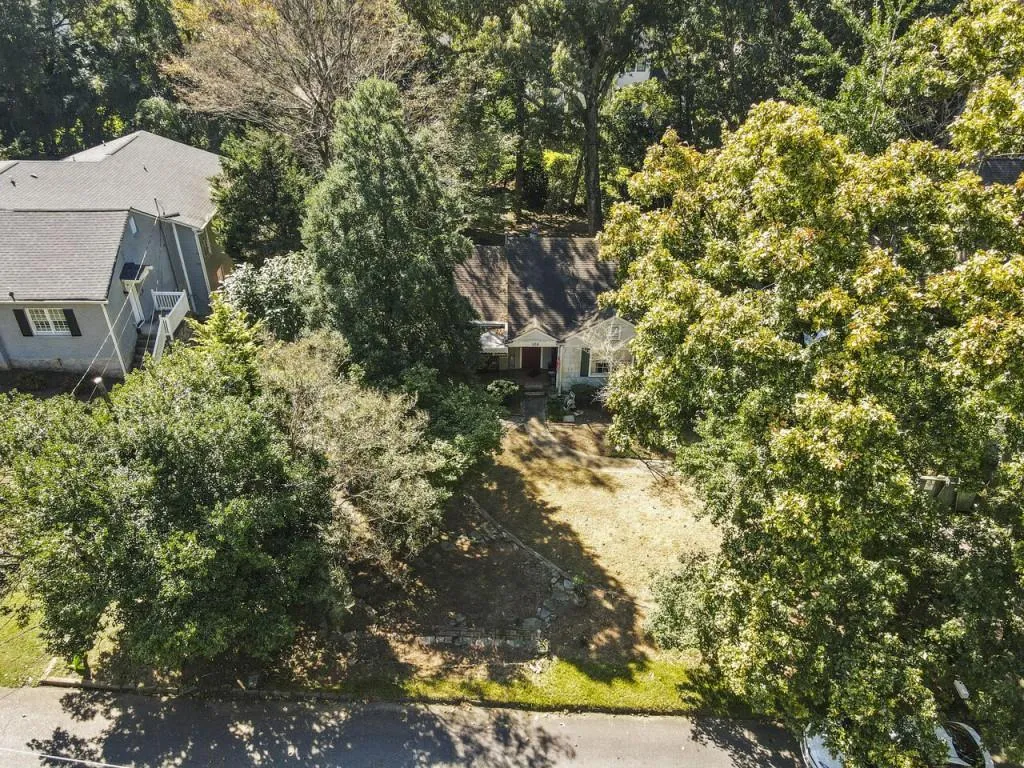 105 Hardeman Road, Sandy Springs, Georgia 30342, 2 Bedrooms Bedrooms, ,2 BathroomsBathrooms,Residential,Sold,105 Hardeman Road,6950656