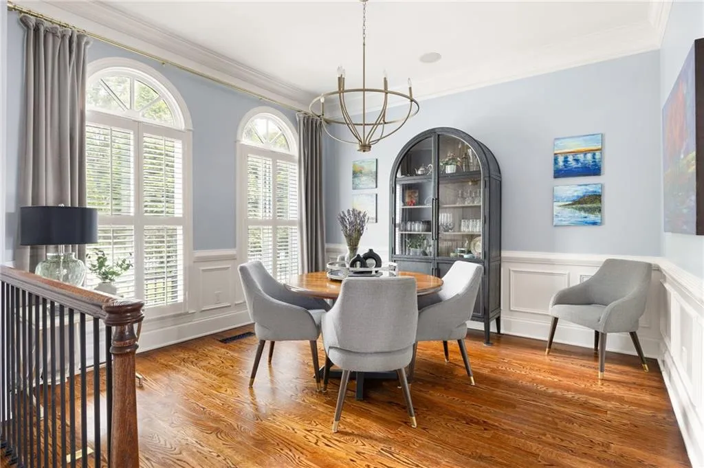 quartz countertops, stainless steel appliances, viking, marble octagonal tile backsplash, hardwood floors, crown molding, ten foot ceilings, custom built-ins, custom moldings, fireplace