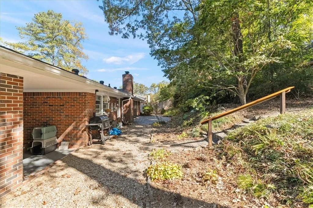 6681 Castleton Drive, Atlanta, Georgia 30328, 4 Bedrooms Bedrooms, ,2 BathroomsBathrooms,Residential,Sold,6681 Castleton Drive,7478102