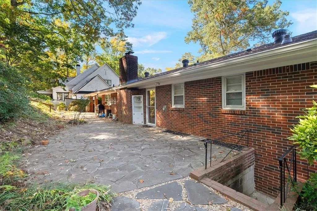 6681 Castleton Drive, Atlanta, Georgia 30328, 4 Bedrooms Bedrooms, ,2 BathroomsBathrooms,Residential,Sold,6681 Castleton Drive,7478102