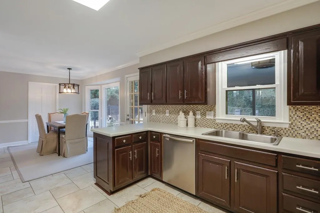 385 Spindle Court, Sandy Springs, Georgia 30350, 4 Bedrooms Bedrooms, ,3 BathroomsBathrooms,Residential,Sold,385 Spindle Court,6991206