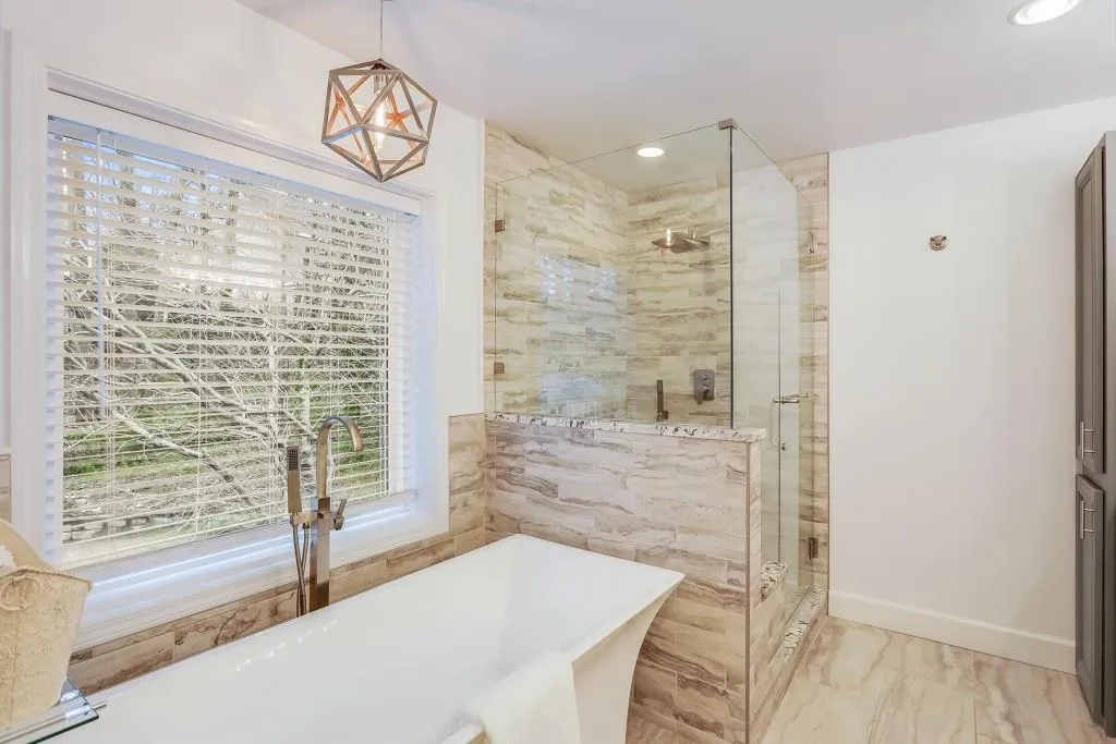 385 Spindle Court, Sandy Springs, Georgia 30350, 4 Bedrooms Bedrooms, ,3 BathroomsBathrooms,Residential,Sold,385 Spindle Court,6991206