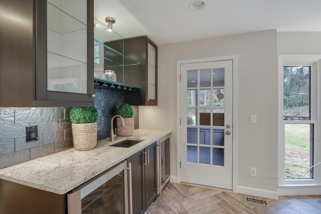 385 Spindle Court, Sandy Springs, Georgia 30350, 4 Bedrooms Bedrooms, ,3 BathroomsBathrooms,Residential,Sold,385 Spindle Court,6991206