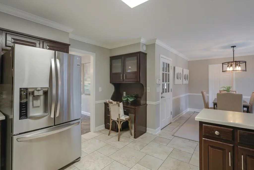 385 Spindle Court, Sandy Springs, Georgia 30350, 4 Bedrooms Bedrooms, ,3 BathroomsBathrooms,Residential,Sold,385 Spindle Court,6991206
