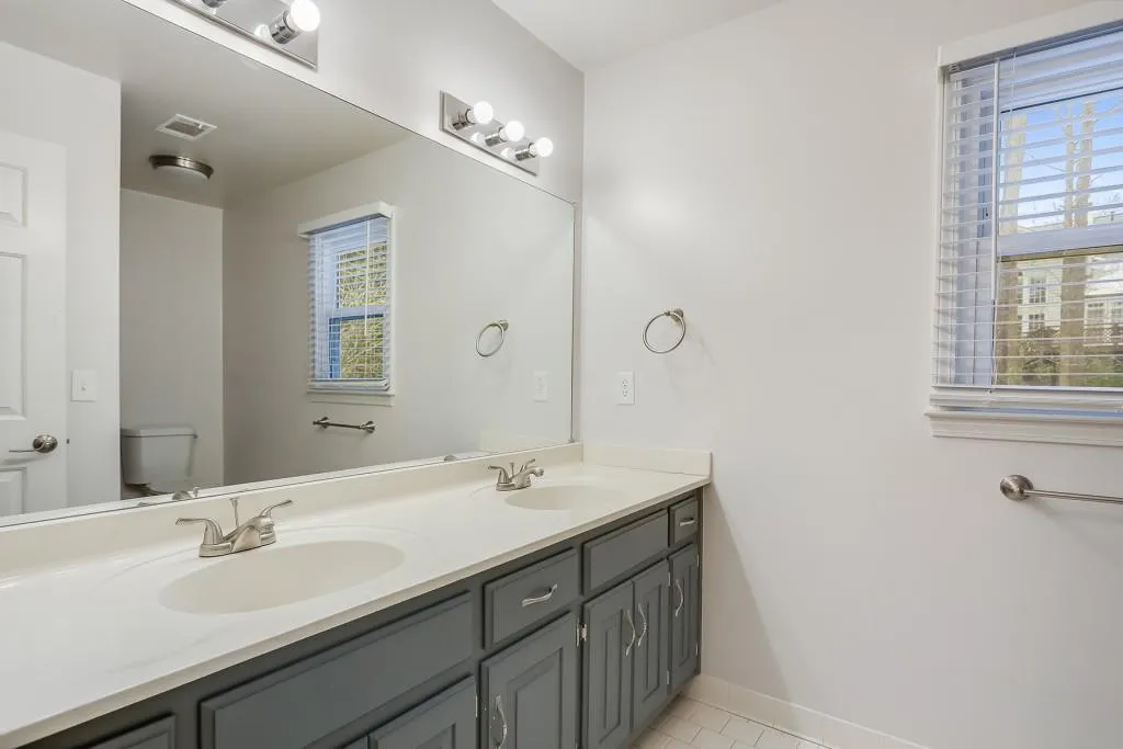 385 Spindle Court, Sandy Springs, Georgia 30350, 4 Bedrooms Bedrooms, ,3 BathroomsBathrooms,Residential,Sold,385 Spindle Court,6991206
