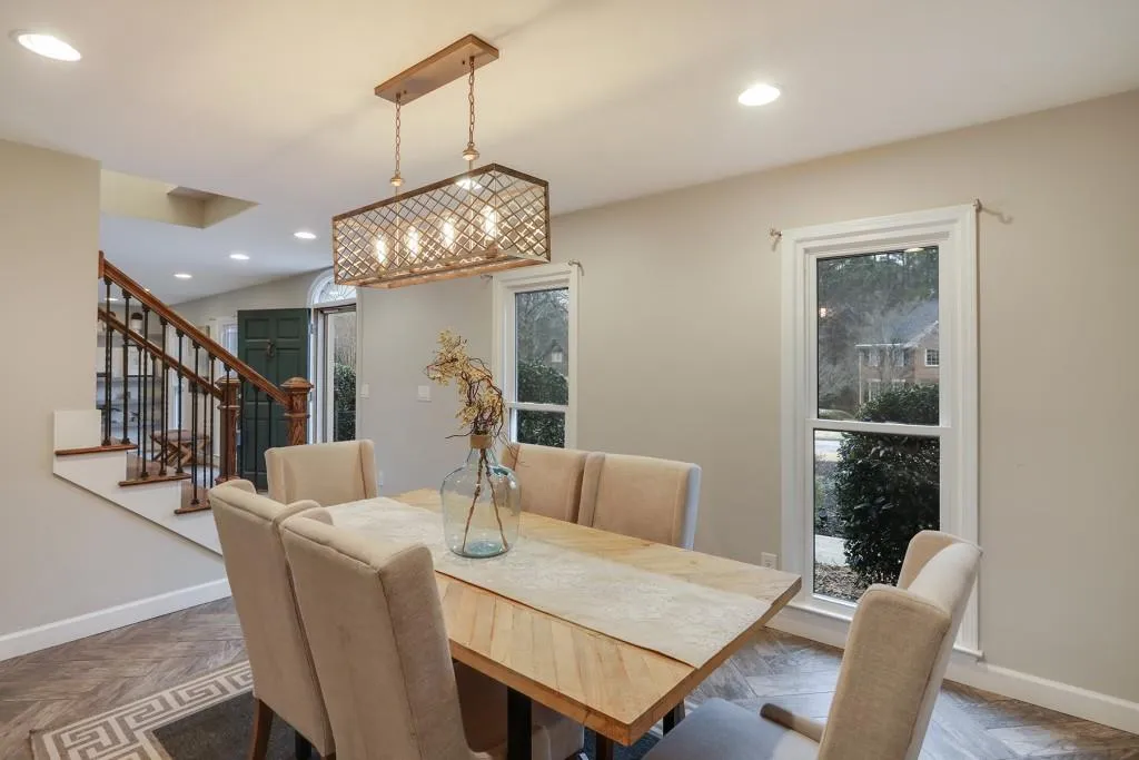 385 Spindle Court, Sandy Springs, Georgia 30350, 4 Bedrooms Bedrooms, ,3 BathroomsBathrooms,Residential,Sold,385 Spindle Court,6991206