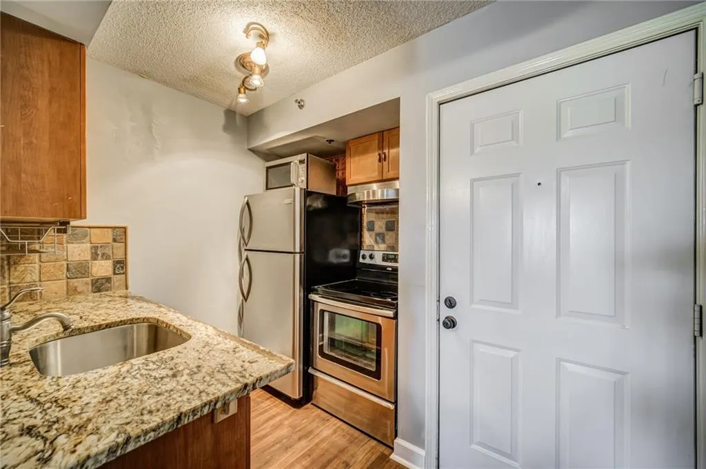 795 Hammond Drive Unit 909, Sandy Springs, Georgia 30328, 1 Bedroom Bedrooms, ,1 BathroomBathrooms,Residential,Sold,795 Hammond Drive Unit 909,6930770
