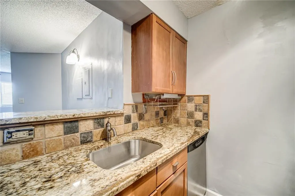795 Hammond Drive Unit 909, Sandy Springs, Georgia 30328, 1 Bedroom Bedrooms, ,1 BathroomBathrooms,Residential,Sold,795 Hammond Drive Unit 909,6930770