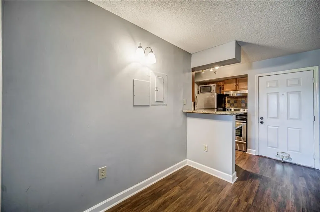 795 Hammond Drive Unit 909, Sandy Springs, Georgia 30328, 1 Bedroom Bedrooms, ,1 BathroomBathrooms,Residential,Sold,795 Hammond Drive Unit 909,6930770
