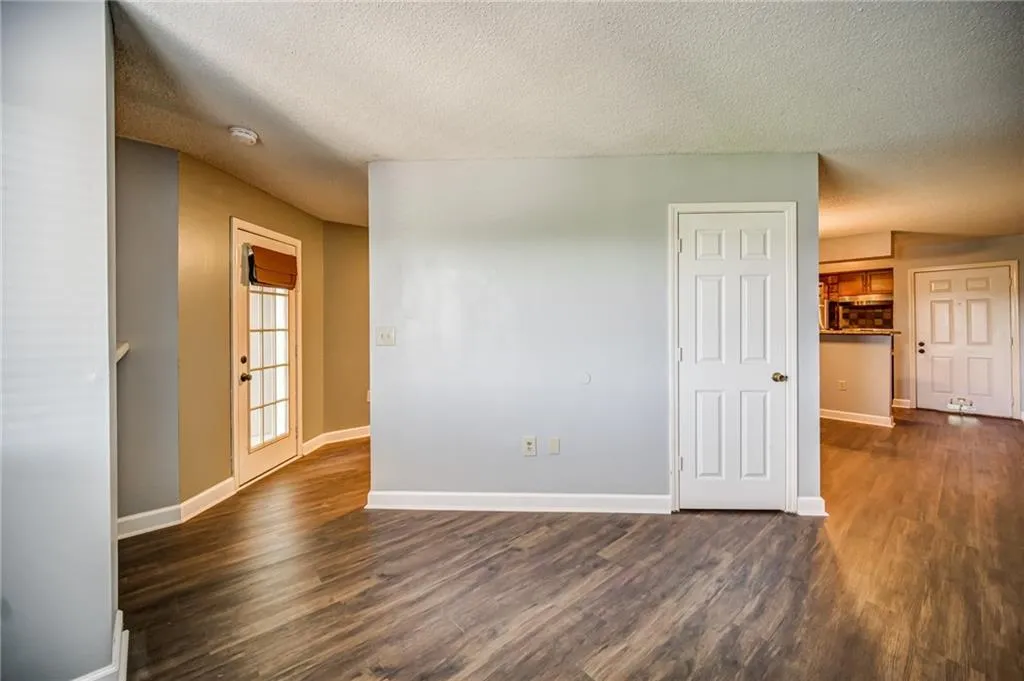 795 Hammond Drive Unit 909, Sandy Springs, Georgia 30328, 1 Bedroom Bedrooms, ,1 BathroomBathrooms,Residential,Sold,795 Hammond Drive Unit 909,6930770