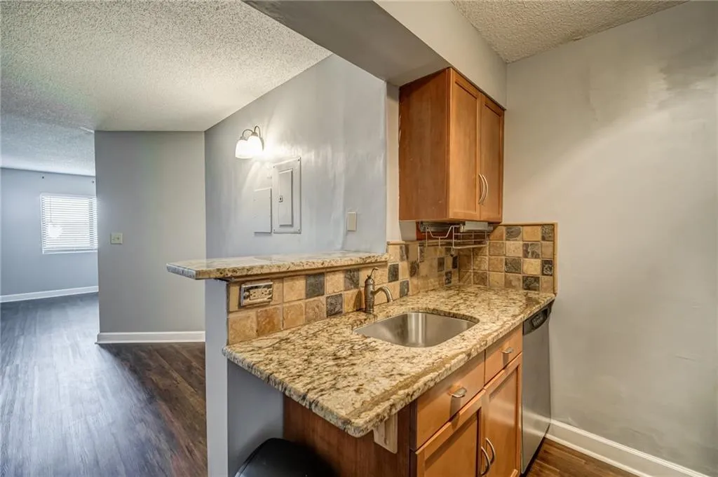 795 Hammond Drive Unit 909, Sandy Springs, Georgia 30328, 1 Bedroom Bedrooms, ,1 BathroomBathrooms,Residential,Sold,795 Hammond Drive Unit 909,6930770