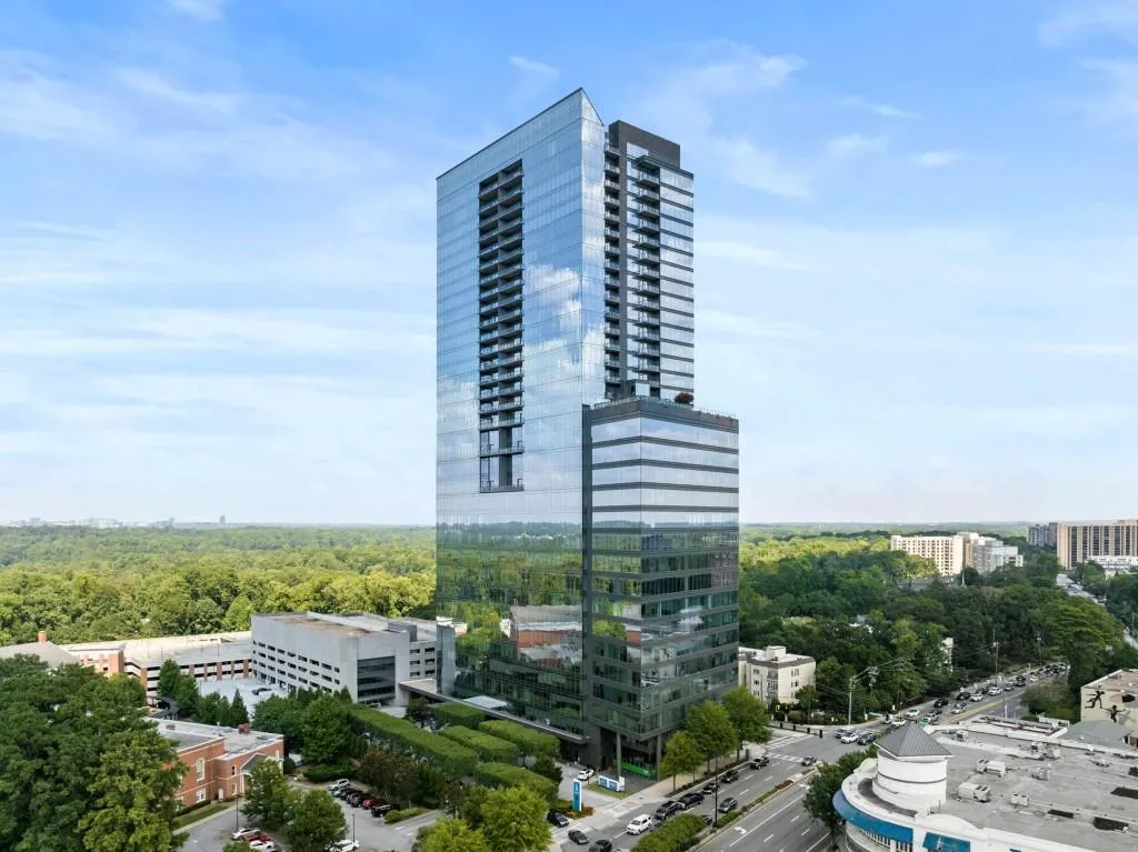 3630 Peachtree Road Ne Unit 2009, Atlanta, Georgia 30326, 1 Bedroom Bedrooms, ,1 BathroomBathrooms,Residential,For Sale,3630 Peachtree Road Ne Unit 2009,7549453