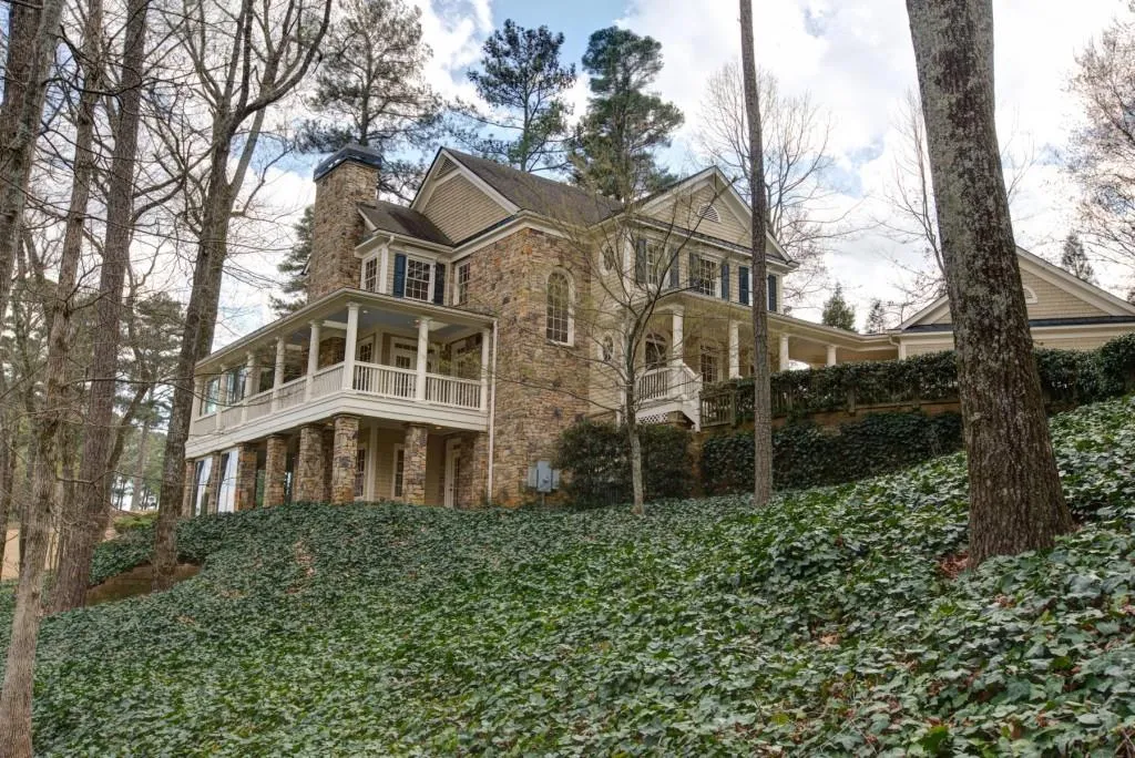 9030 Huntcliff Trace, Sandy Springs, Georgia 30350, 4 Bedrooms Bedrooms, ,3 BathroomsBathrooms,Residential,Sold,9030 Huntcliff Trace,5709884