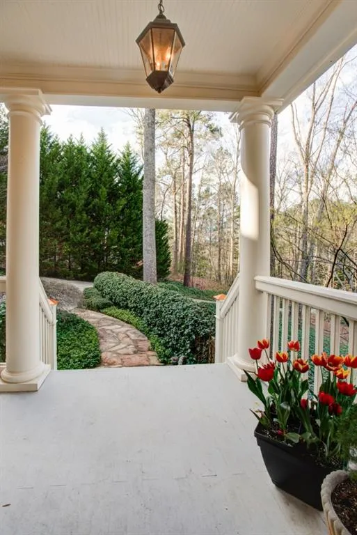 9030 Huntcliff Trace, Sandy Springs, Georgia 30350, 4 Bedrooms Bedrooms, ,3 BathroomsBathrooms,Residential,Sold,9030 Huntcliff Trace,5709884