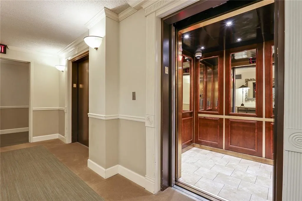 795 Hammond Drive Unit 201, Atlanta, Georgia 30328, 2 Bedrooms Bedrooms, ,1 BathroomBathrooms,Residential,Sold,795 Hammond Drive Unit 201,5948338