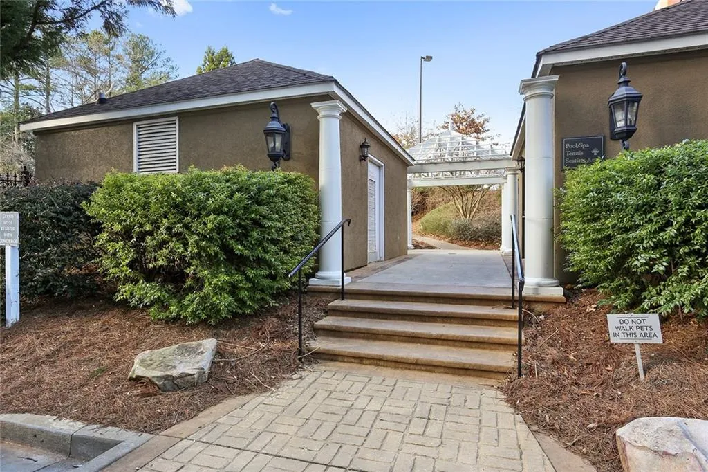 795 Hammond Drive Unit 201, Atlanta, Georgia 30328, 2 Bedrooms Bedrooms, ,1 BathroomBathrooms,Residential,Sold,795 Hammond Drive Unit 201,5948338