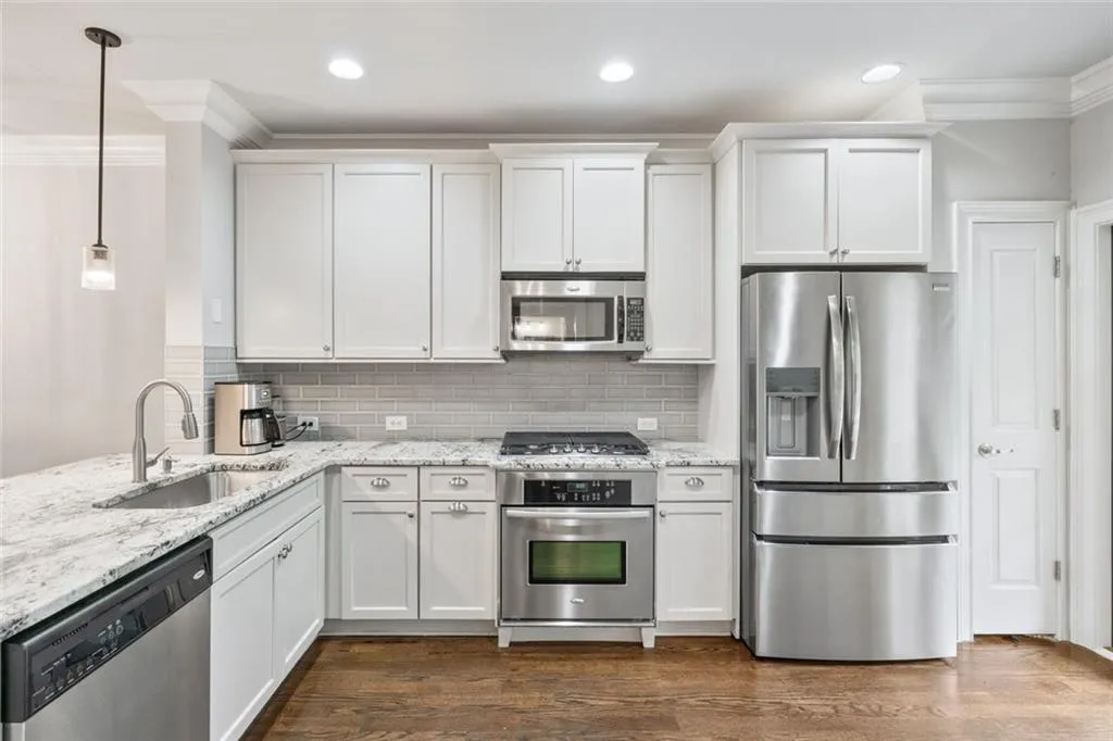 869 Perennial Drive Unit 107, Atlanta, Georgia 30328, 2 Bedrooms Bedrooms, ,2 BathroomsBathrooms,Residential,For Sale,869 Perennial Drive Unit 107,7631946