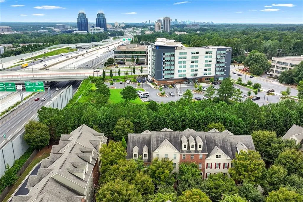 869 Perennial Drive Unit 107, Atlanta, Georgia 30328, 2 Bedrooms Bedrooms, ,2 BathroomsBathrooms,Residential,For Sale,869 Perennial Drive Unit 107,7631946