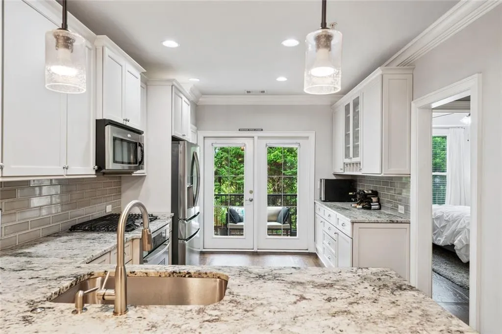 869 Perennial Drive Unit 107, Atlanta, Georgia 30328, 2 Bedrooms Bedrooms, ,2 BathroomsBathrooms,Residential,For Sale,869 Perennial Drive Unit 107,7631946