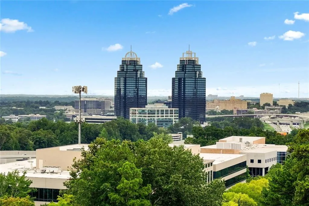 869 Perennial Drive Unit 107, Atlanta, Georgia 30328, 2 Bedrooms Bedrooms, ,2 BathroomsBathrooms,Residential,For Sale,869 Perennial Drive Unit 107,7631946