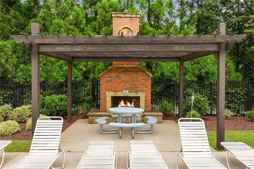 869 Perennial Drive Unit 107, Atlanta, Georgia 30328, 2 Bedrooms Bedrooms, ,2 BathroomsBathrooms,Residential,For Sale,869 Perennial Drive Unit 107,7631946